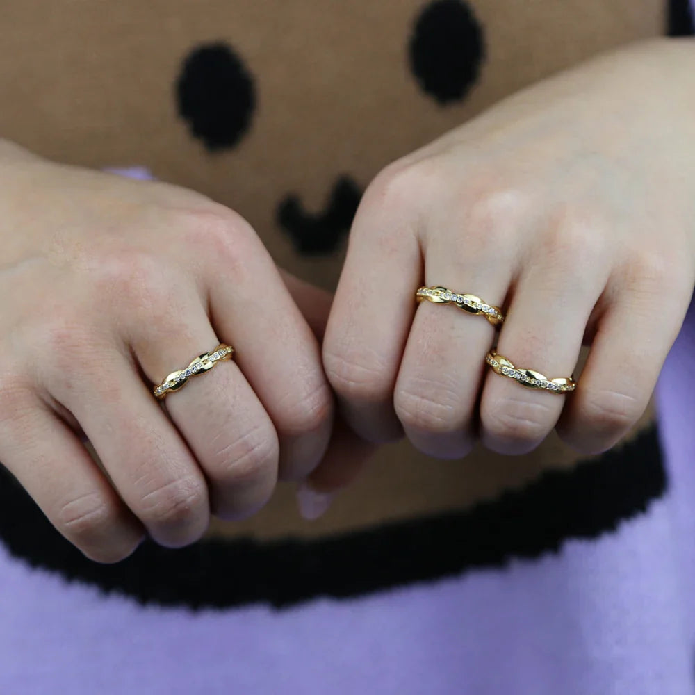 טבעת משובצת