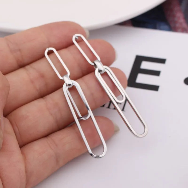 עגילי טוויסט