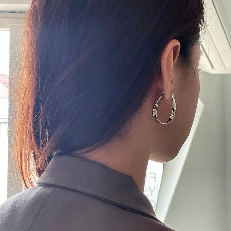 עגילי חישוק אובליים