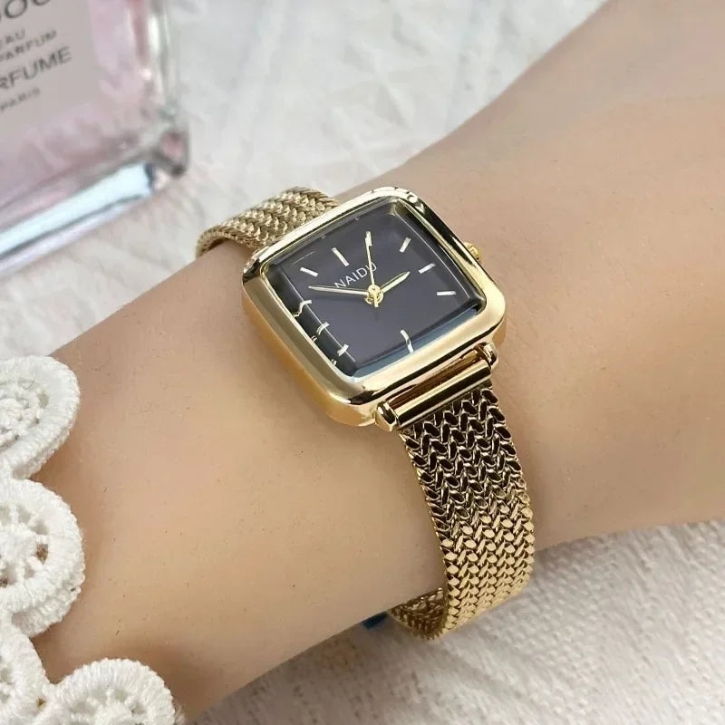 שעון ורסטילי יוקרתי